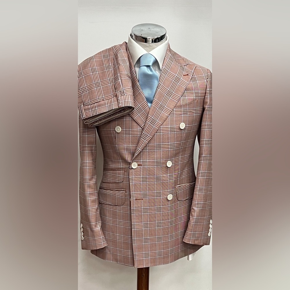 Rose pink plaid super 150 Cerruti 1881 double breasted wool suit. Made in Italy